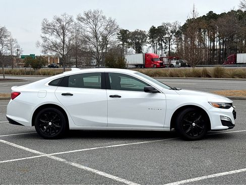 Used 2024 Chevrolet Malibu LT image 29