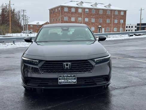 Certified 2025 Honda Accord SE image 9