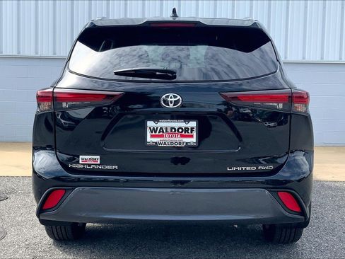 Used 2026 Toyota Highlander Limited AWD/4WD image 5
