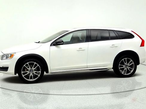 Used 2015 Volvo V60 T5 Cross Country w/ Convenience Package AWD/4WD image 8