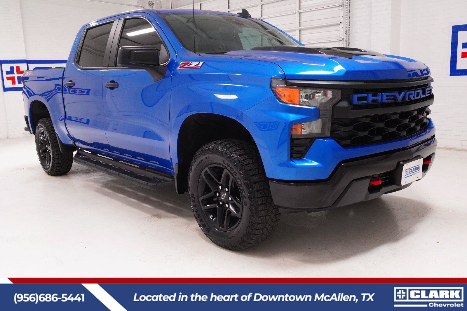 Used 2024 Chevrolet Silverado 1500 Custom Trail Boss AWD/4WD image 3