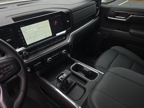 Used 2024 GMC Sierra 1500 SLT w/ SLT Convenience Package image 25