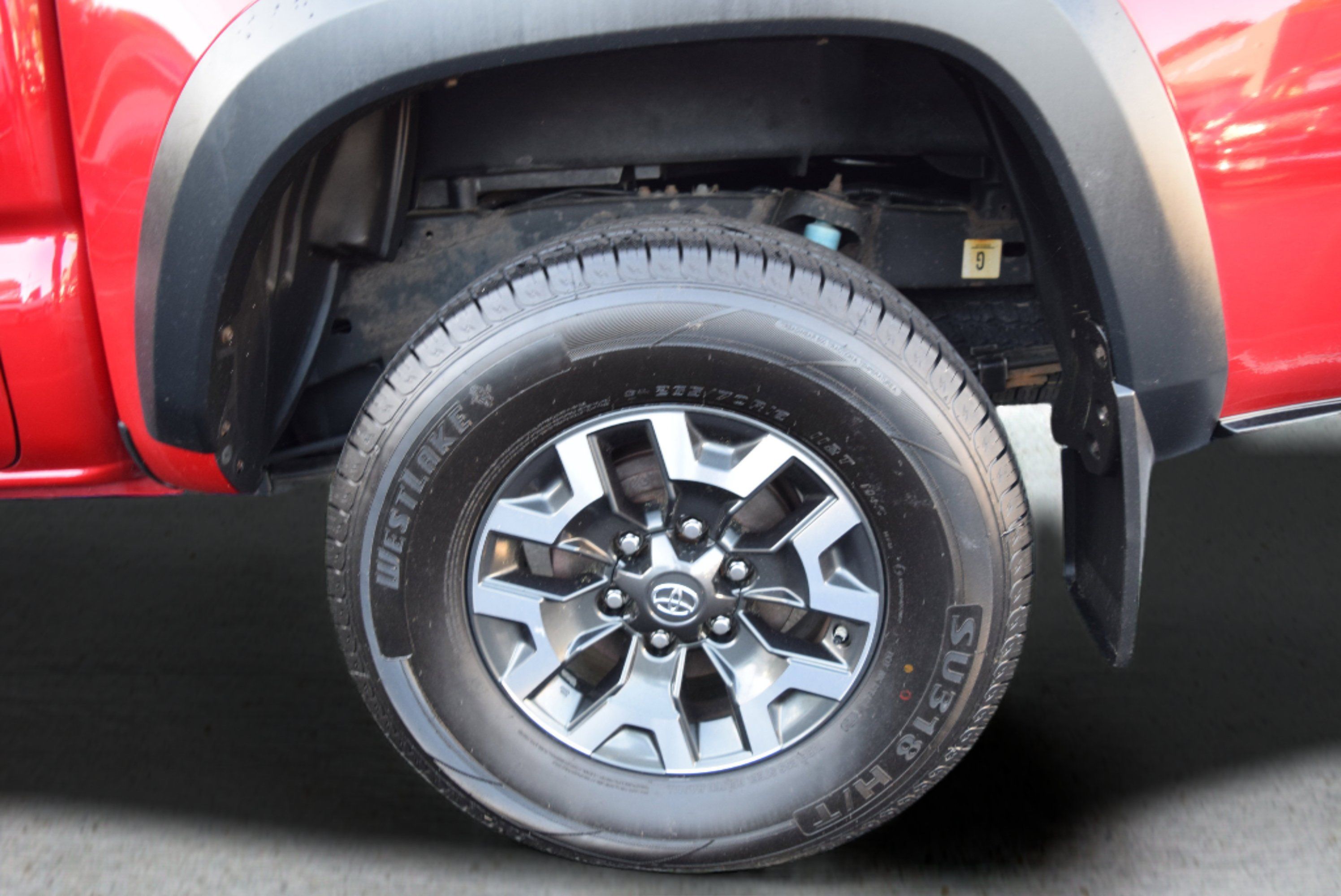 Used 2020 Toyota Tacoma TRD Off-Road w/ Technology Package AWD/4WD image 8