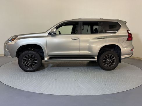 Used 2020 Lexus GX 460 Premium AWD/4WD image 2