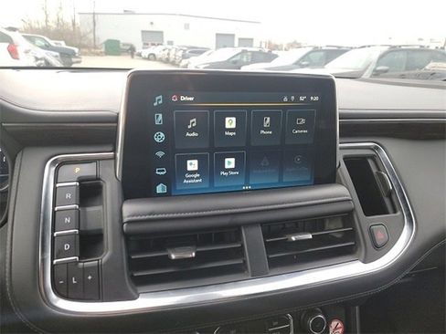 Used 2022 Chevrolet Suburban LT image 11