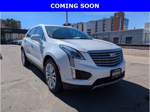 Used 2017 Cadillac XT5 Platinum w/ Driver Assist Package image 1