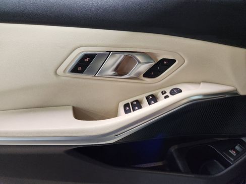 Used 2022 BMW 330i Sedan w/ Driving Assistance Package image 40