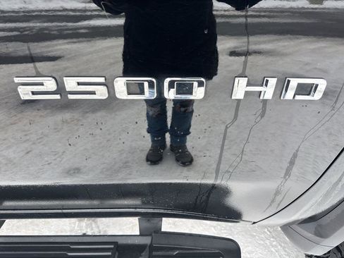 Used 2024 Chevrolet Silverado 2500 ZR2 w/ Technology Package image 12