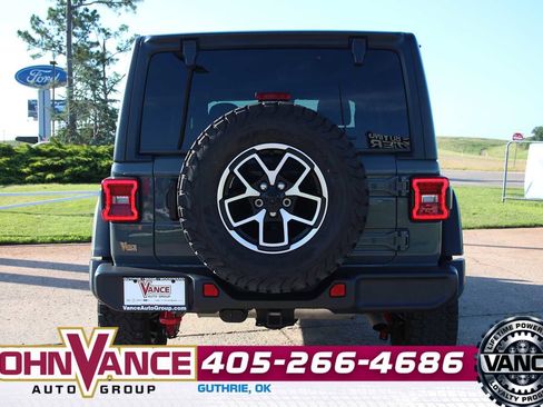 Used 2025 Jeep Wrangler Unlimited Rubicon AWD/4WD image 10