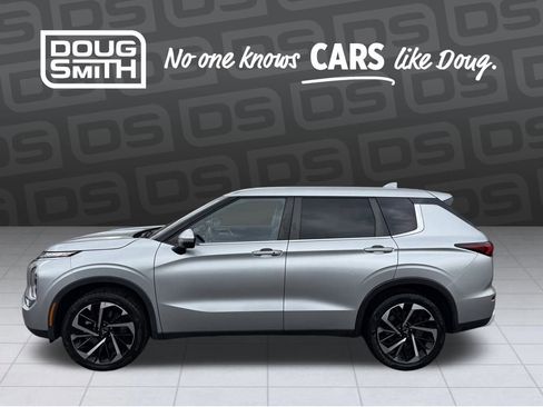 Used 2022 Mitsubishi Outlander SEL Black Edition image 2