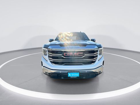 Used 2022 GMC Sierra 1500 SLT w/ SLT Premium Plus Package image 3