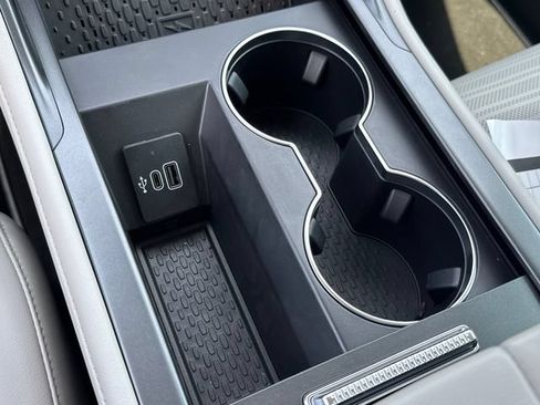 New 2026 Lincoln Nautilus Reserve AWD/4WD image 38