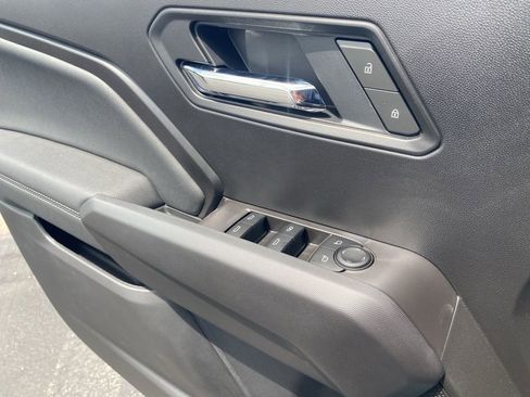 New 2025 Chevrolet Colorado LT w/ LT Convenience Package image 18