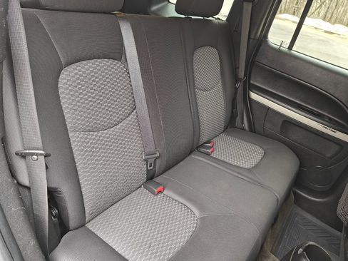 Used 2011 Chevrolet HHR LS image 18