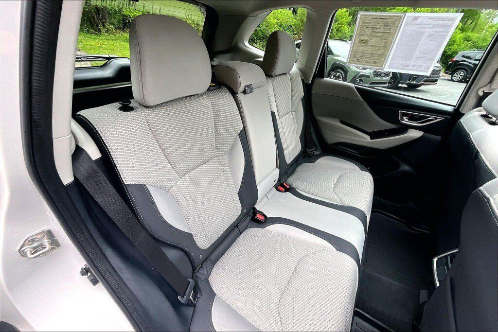 Used 2022 Subaru Forester Premium AWD/4WD image 16