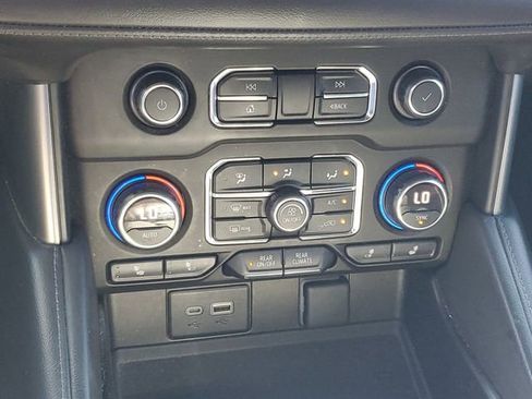 Used 2021 Chevrolet Suburban Z71 w/ Z71 Off-Road Package image 30