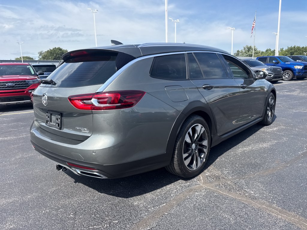 Used 2019 Buick Regal Essence w/ Driver Confidence Package I AWD/4WD image 8