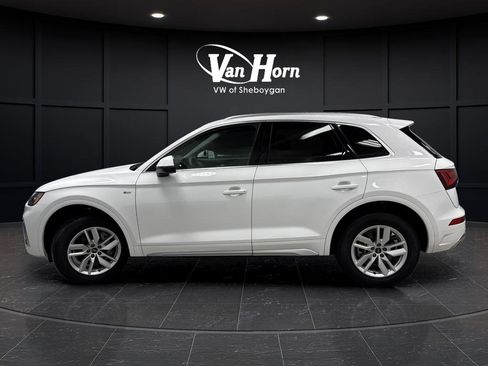 Used 2023 Audi Q5 2.0T Premium w/ Convenience Package image 12