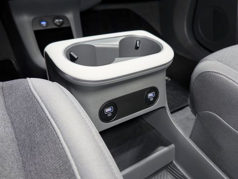 Used 2024 Hyundai Ioniq 5 SE image 19