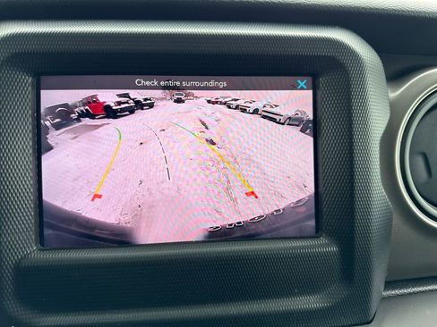 Used 2022 Jeep Wrangler Willys image 21