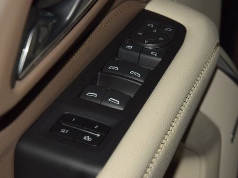 Used 2024 GMC Yukon XL Denali image 51