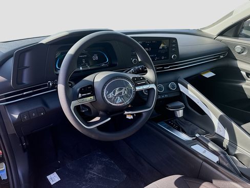 New 2026 Hyundai Elantra SE FWD image 7
