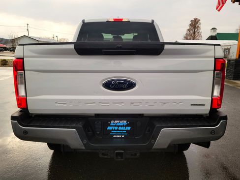 Used 2018 Ford F250 XLT w/ XLT Value Package image 4