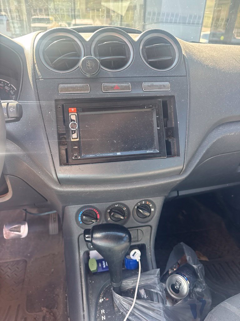 Used 2010 Ford Transit Connect XLT FWD image 9
