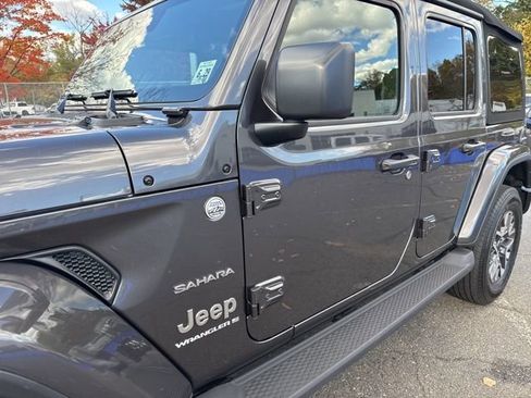 Used 2024 Jeep Wrangler Sahara image 4