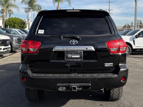 Used 2017 Toyota Sequoia Limited w/ Safety & Convenience Package image 7