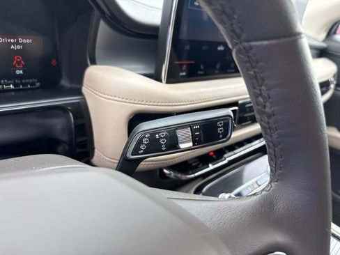 Certified 2023 Lincoln Nautilus AWD w/ Premium Package image 29