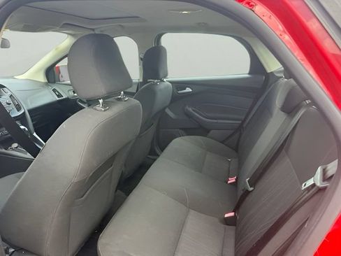 Used 2015 Ford Focus SE FWD image 10
