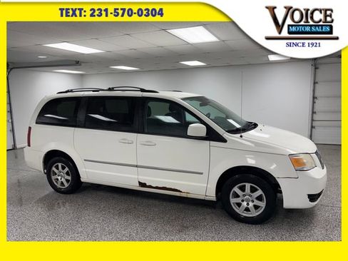 Used 2010 Dodge Grand Caravan SXT image 1