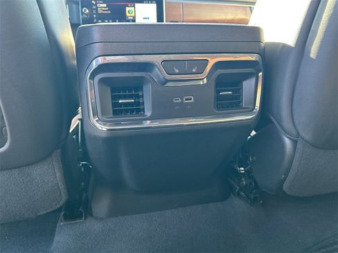 Used 2024 GMC Sierra 3500 Denali Ultimate image 23