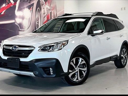 Used 2022 Subaru Outback Touring image 1