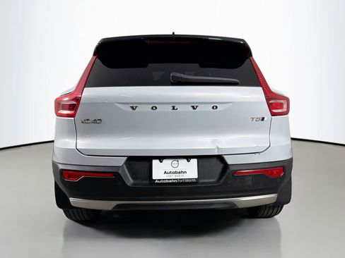 Used 2022 Volvo XC40 T5 R-Design w/ Advanced Package AWD/4WD image 7