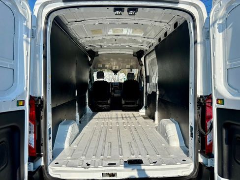Used 2023 Ford Transit 250 Medium Roof image 26