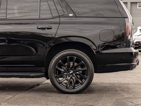Used 2023 Cadillac Escalade Sport Platinum w/ LPO, ONYX Package image 7