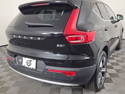 Certified 2024 Volvo XC40 B5 Plus w/ Climate Package image 6