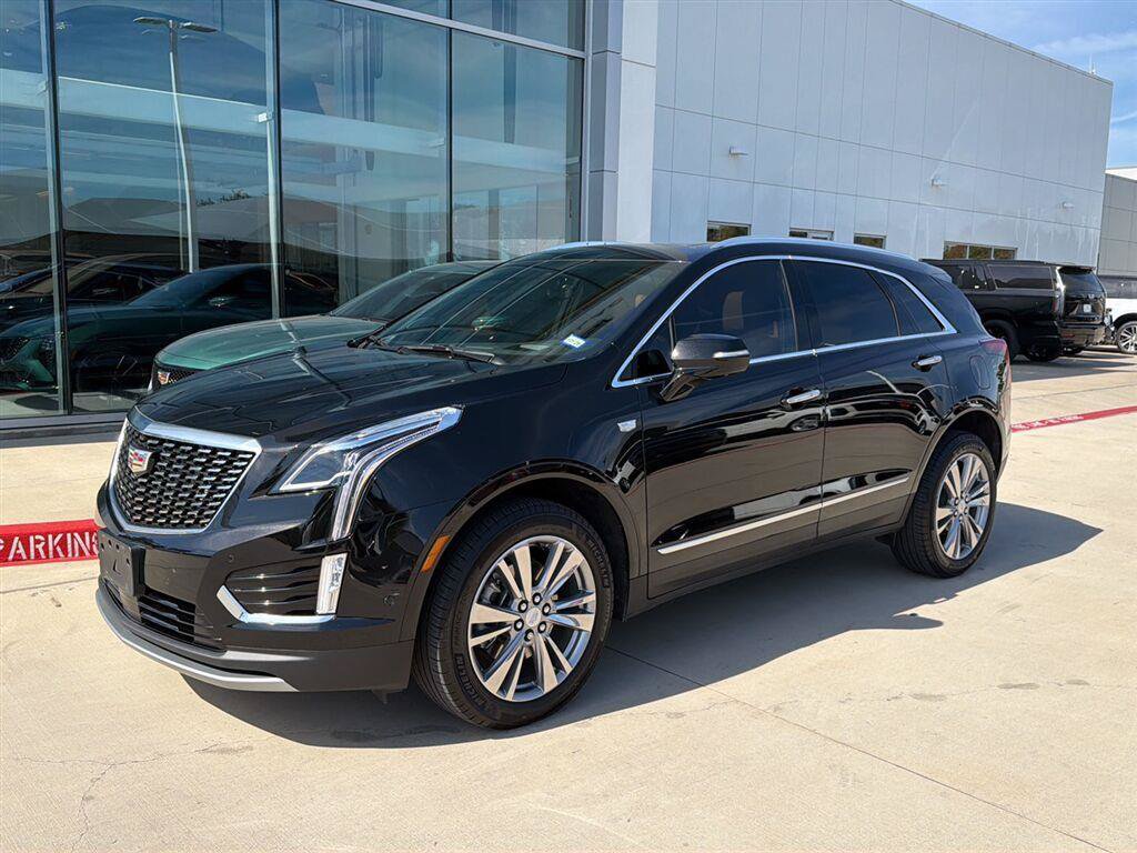 Used 2024 Cadillac XT5 Premium Luxury w/ Technology Package FWD image 1