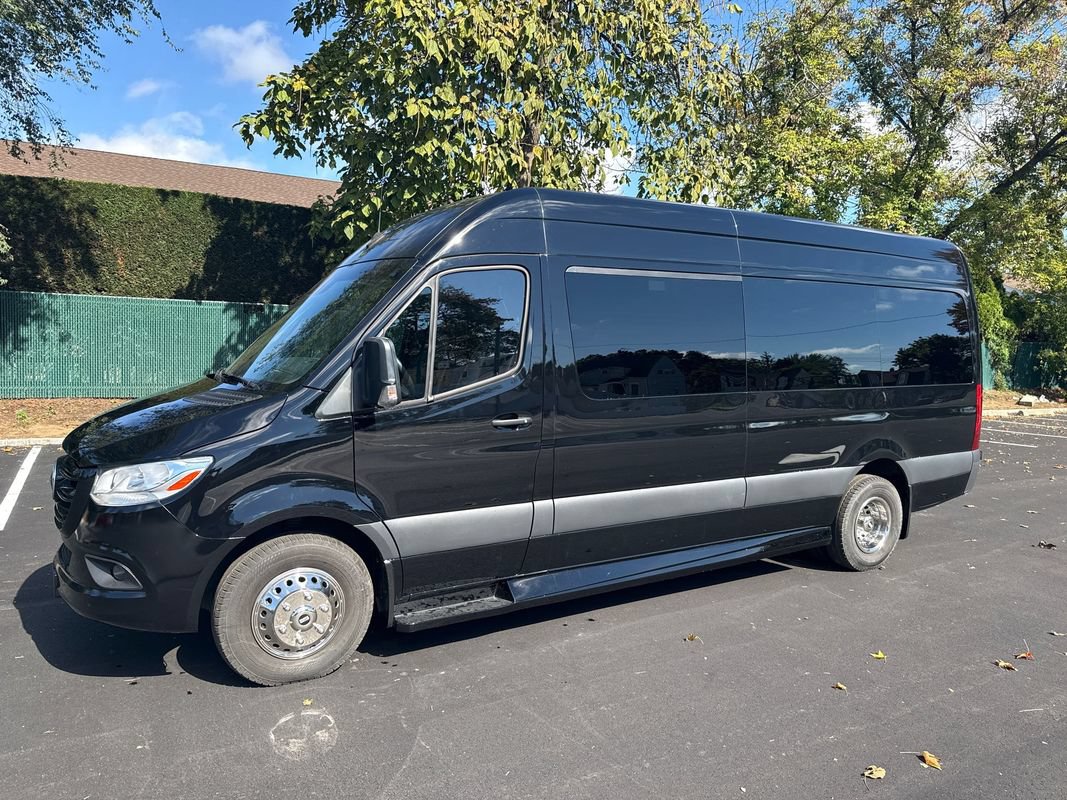 Used 2021 Mercedes-Benz Sprinter 3500 image 3