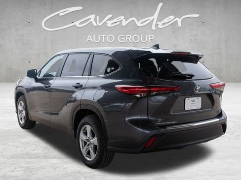 Used 2023 Toyota Highlander L image 5