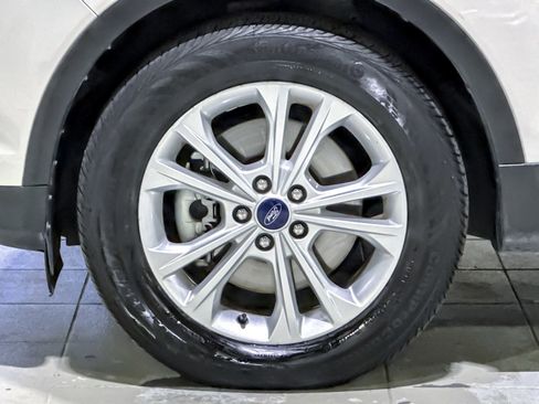 Used 2017 Ford Escape SE image 11