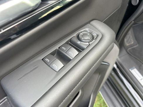 Used 2025 Chevrolet Tahoe LT AWD/4WD image 16