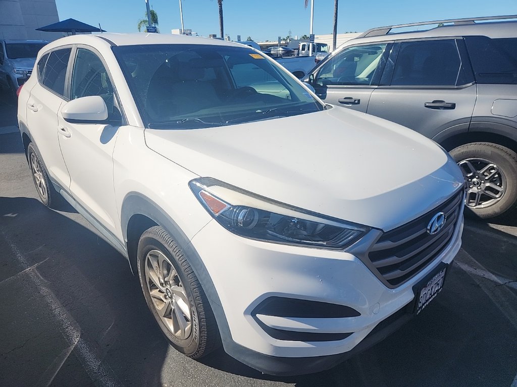 Used 2017 Hyundai Tucson SE w/ Cargo Package FWD image 1