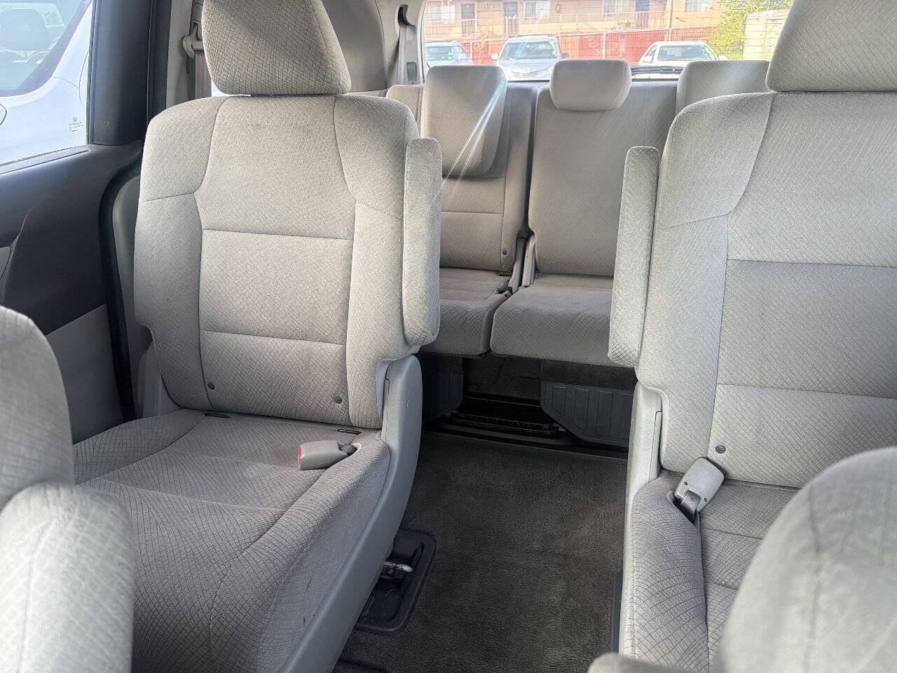 Used 2014 Honda Odyssey LX image 16