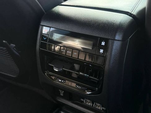 Used 2023 Jeep Grand Cherokee L Laredo AWD/4WD image 19