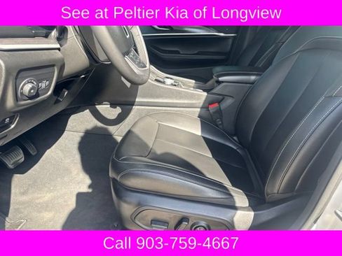 Used 2024 Jeep Grand Cherokee L Limited w/ Black Appearance Package AWD/4WD image 14