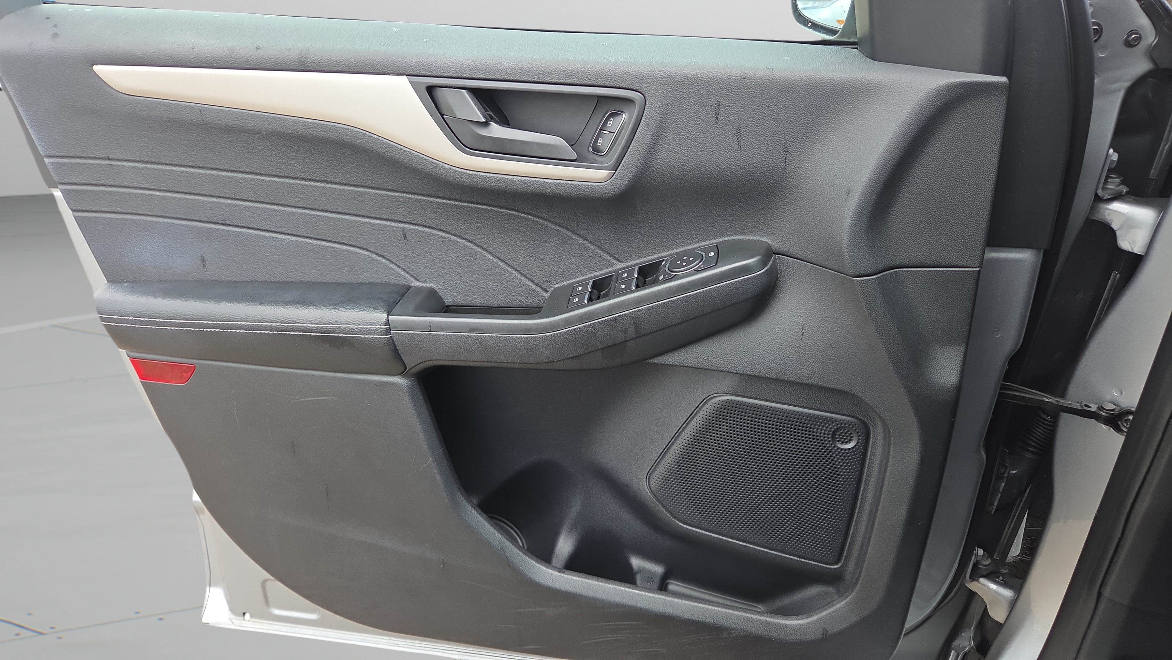 Used 2022 Ford Escape SE w/ Convenience Package FWD image 33