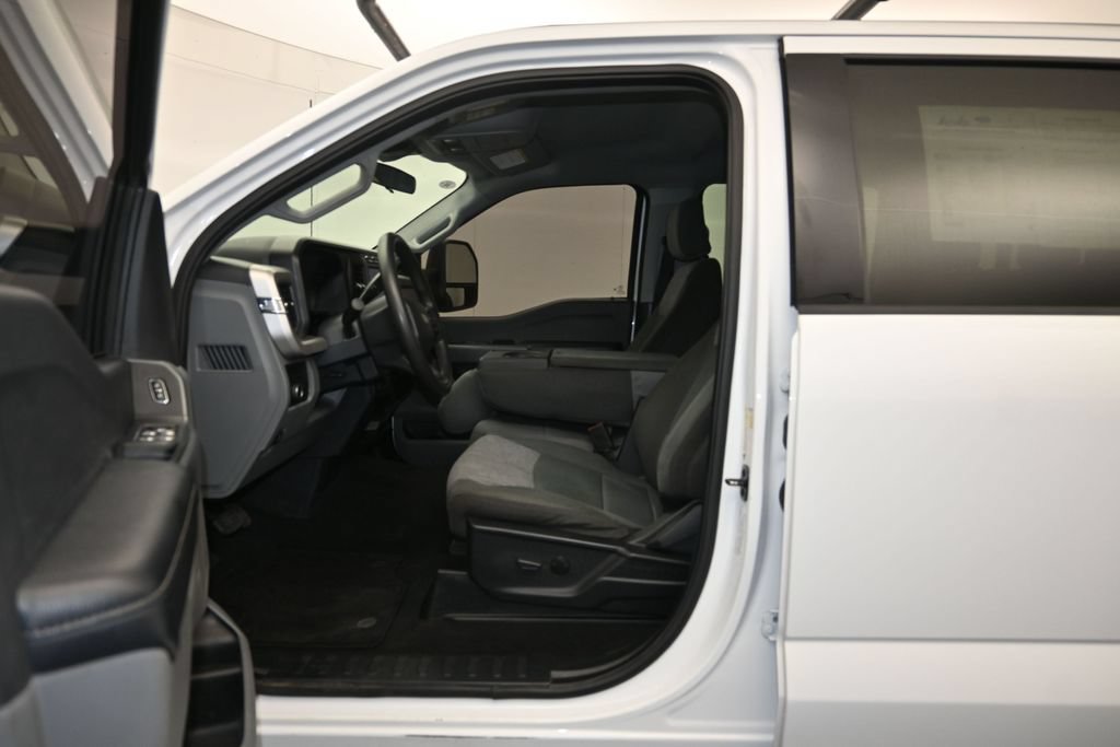 Used 2024 Ford F350 XLT AWD/4WD image 19
